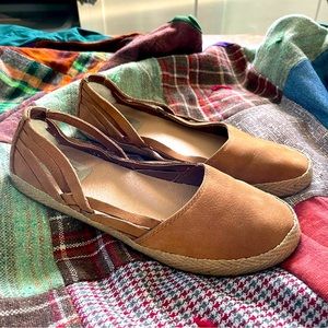 UGG CICILY CHESTNUT ESPADRILLE SLIP ON FLAT SHOE/  Size 7 USA